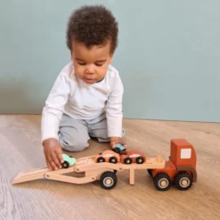 Autotransporter mit Gummirädern