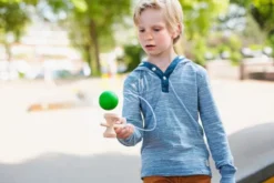 Geschicklichkeitsspiel Kendama