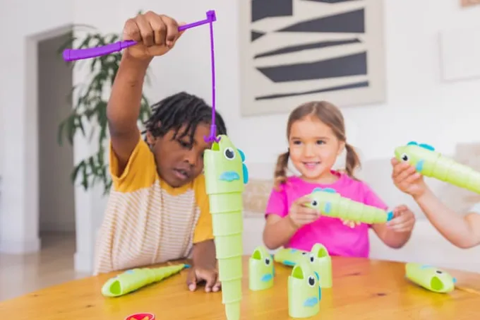 Kinderspiel - Wer fängt den größten Fisch?