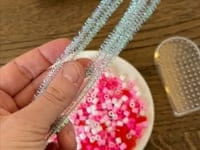 Kreativset – Herzen aus Bügelperlen