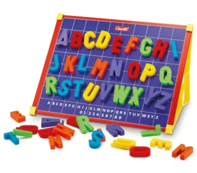 Magnettafel mit Buchstaben