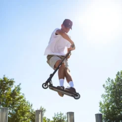 Micro Ramp Stunt-Roller – Schwarz