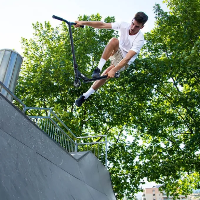 Micro Ramp Stunt-Roller – Schwarz