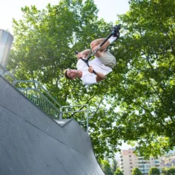 Micro Ramp Stunt-Roller – Schwarz