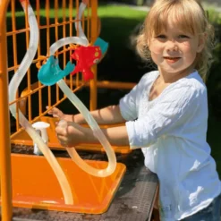 Mobiler Gartenspieltisch - Wasser & Sand
