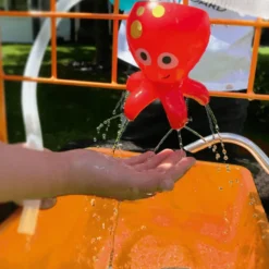 Mobiler Gartenspieltisch - Wasser & Sand