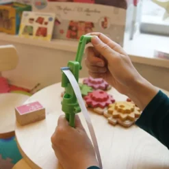 Papierperlen aus recyceltem Papier basteln