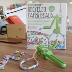 Papierperlen aus recyceltem Papier basteln