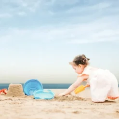 Sandspielzeug - Eimerset mit 7 Teilen - blau
