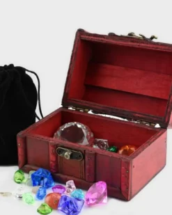Schatzkiste mit bunten Juwelen