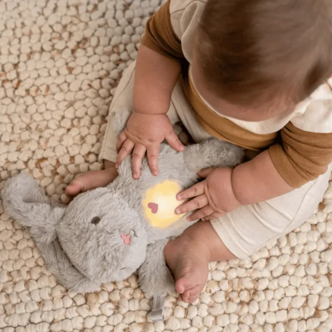Sinnes-Hase Sylvi™ mit Licht und Musik