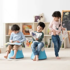 Sitzhocker mit Vulkan für Kinder