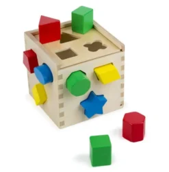 Steckkasten mit geometrischen Klötzen