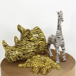 Stegosaurus aus Pappmaché - L: 21,9 cm