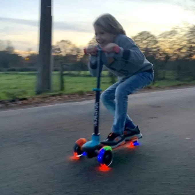 Tretroller Scotti - GLOW