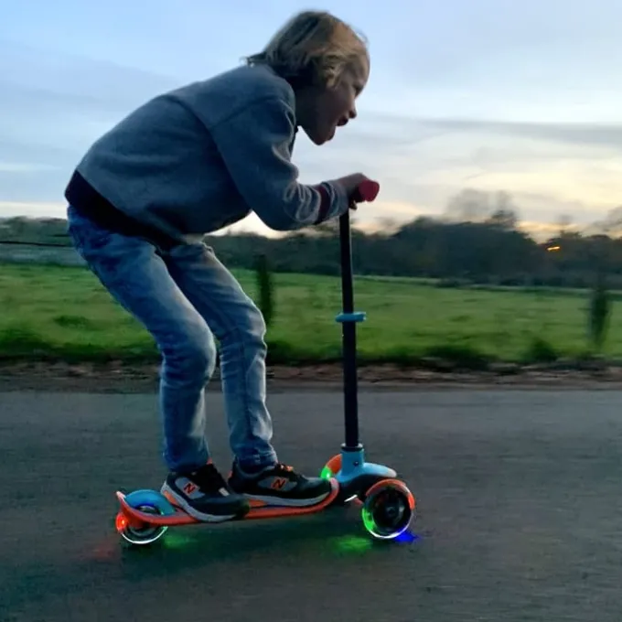 Tretroller Scotti - GLOW