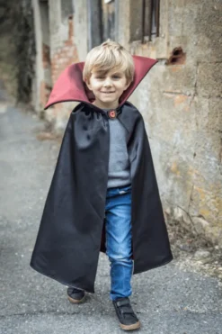 Vampirumhang m. Stehkragen, Gr. 4-6 Jahre